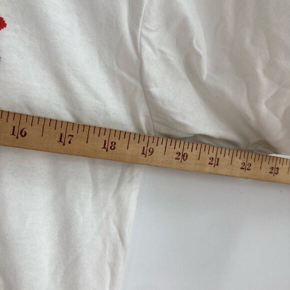 Home Alone Graphic White Filthy Animals Short Sleeve Tee Size Medium Women’s NEW - Picture 5 of 9